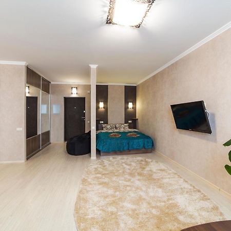 Studio Apartment On Bazhana Kyiv Exterior foto