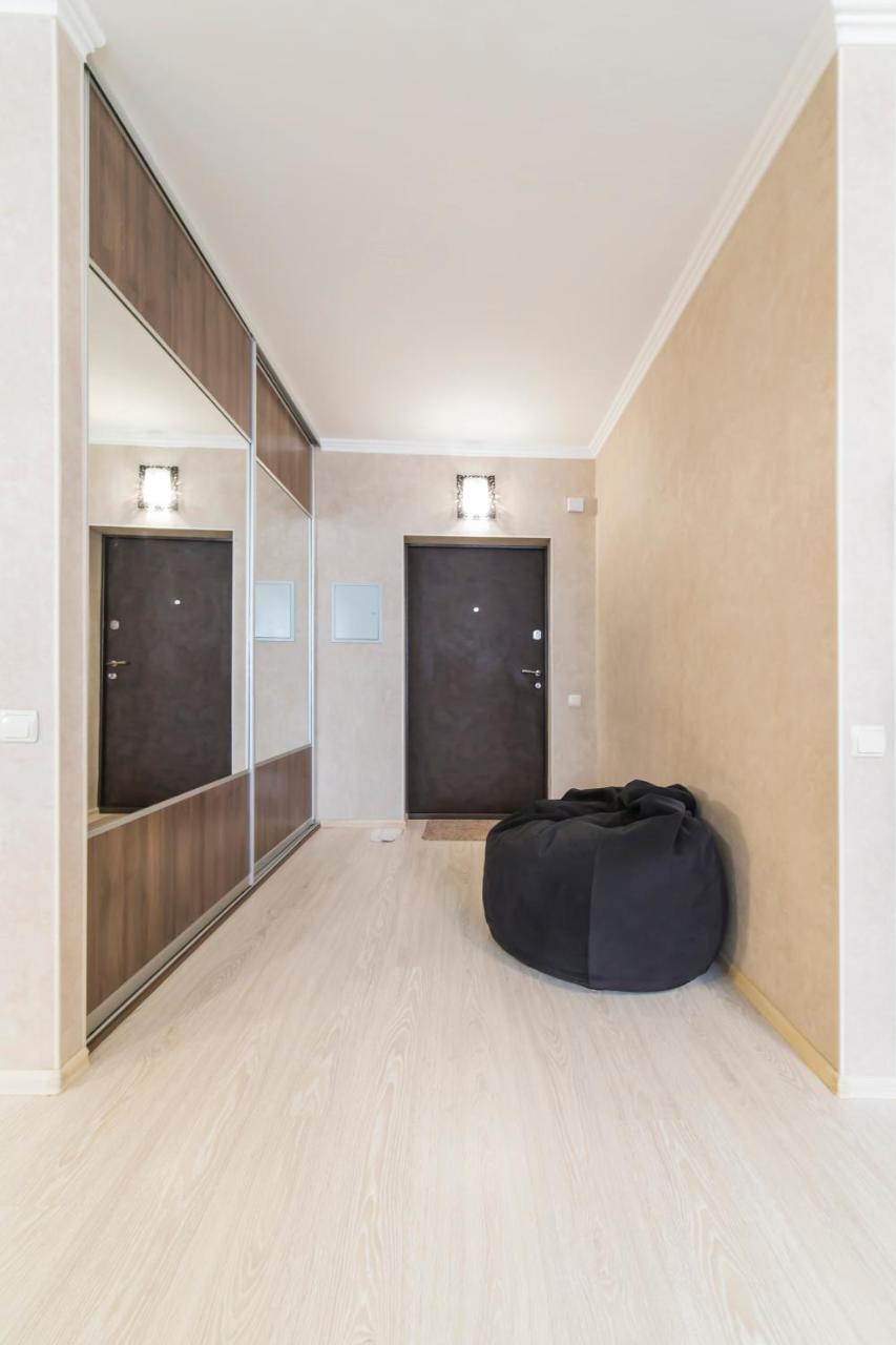 Studio Apartment On Bazhana Kyiv Exterior foto