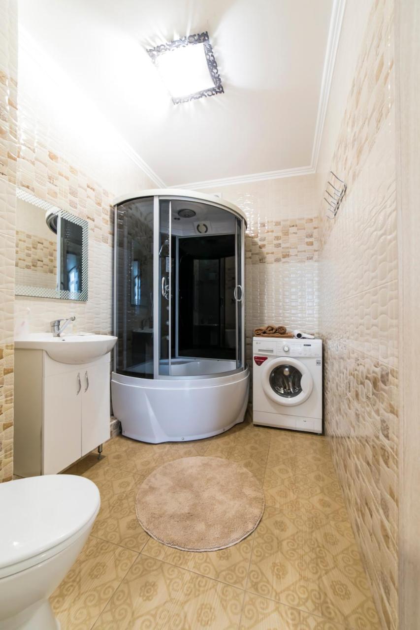 Studio Apartment On Bazhana Kyiv Exterior foto